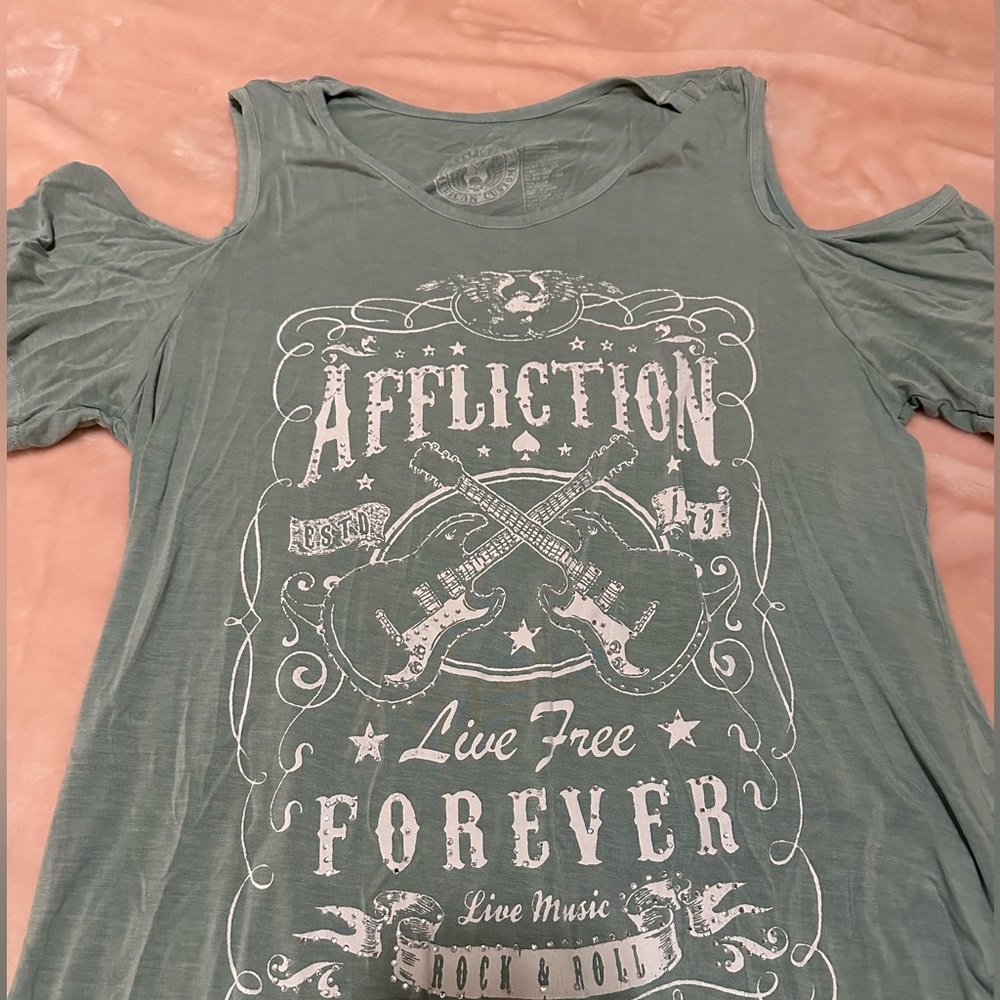Affliction off the shoulder size large